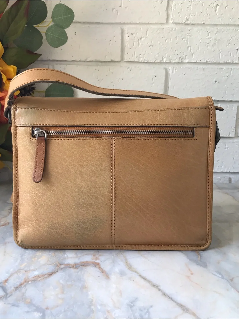Wild West Los Angles Flap Leather Messenger Crossbody Bag Tan Plaid Lining